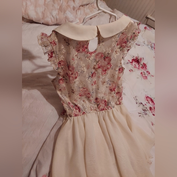 Ext. Rare Liz Lisa Flower Top - Picture 5 of 16